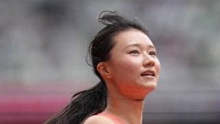 【陸上】「スタイルも笑顔も素敵すぎる」田中佑美、両肩のぞくオフショルダーの黒ドレス姿披露