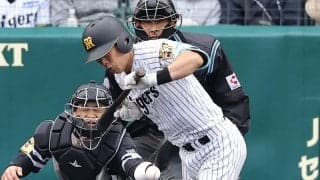 【阪神】伏見寅威が甲子園初先発出場も２打席連続で死球　左ひじ付近、腹部に直撃
