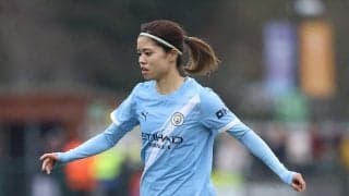 驚愕！“長谷川唯リフティング”挑戦にマンC同僚大苦戦「スカイウォークを使ってる？」「いかに高難易度か分かる」世界的エースも苦笑い