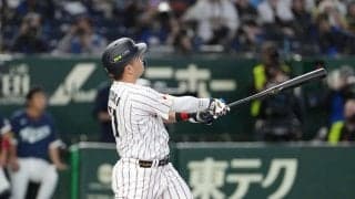 【WBC】鈴木誠也の２打席連発のソロで勝ち越し　大谷翔平はベンチで松田コーチと熱男ポーズ