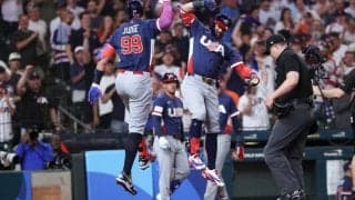 米国戦に現れた短パン美女軍団「なぜいるんだ」　真上で“主役W”食い「無視できない」