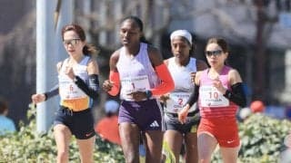 わずか２秒差２位の佐藤早也伽は涙「悔しい。もしかしたら勝てるかな。勝ちたいなという気持ちがあった」連覇のチェプキルイと一騎打ちもあと一歩及ばず