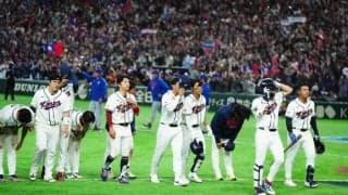 ベンチで呆然…目を拭ったキム・ヘソンに「泣ける」　立ち上がれぬ韓国主砲に日本人も涙
