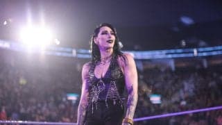 「ヘアピンが…」“最恐”美女レスラーの粋なサプライズが話題…元相棒の人気日本人女子レスラーへの“匂わせ”にファン大興奮