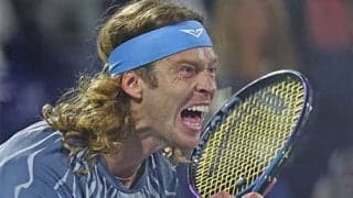  試合中に出血、逆転負けで初戦敗退 