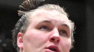 綱取りを目指す安青錦が白星発進　若元春の変化に対応し万全の寄り切り　初土俵から１６場所での最速横綱昇進狙う