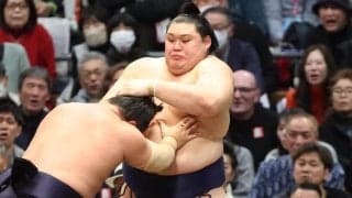 横綱・大の里、昇進後初の黒星スタートに八角理事長「右を差せないとすぐ引いてしまう」