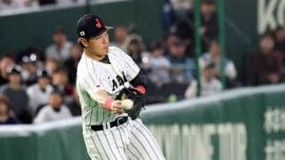 【WBC】円陣で「菅野先輩援護」を呼びかけた岡本和真　２回の守備で先輩をもり立てた