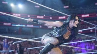 「官能的で美しい」異なる“美形キャラ”女子レスラーが魅せた“壁ドン”と粋な演出にファンもメロメロ「化学反応起きてる」