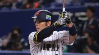 満塁のチャンスで近藤に代打、東京ドームからどよめき…替わった森下翔太は併殺打に倒れる【WBC】