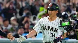 吉田正尚に被弾で目が虚ろ…豪州ナインに“異変”　6回まで0封も消えた元気、ベンチ沈痛