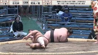 「変わった決まり手」「空気投げ」体重約2倍の225キロ巨漢を一瞬の妙技で撃破 2人同時にゴロンで館内「おぉ」どよめき