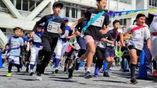 箱根山駅伝82チームたすきつなぐ　新宿・戸山公園で1.2キロ周回