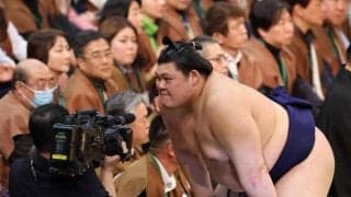 大の里　初日からまさかの２連敗　熱海富士の攻めをしのげず表情しかめる「３日目からしっかりやっていく」　安青錦にも土