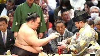 元大関・朝乃山が一番思い入れの強い春場所で初白星　「自分らしい相撲だった」