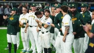 涙の豪州代表、1次R敗退もベンチ出て挨拶　観客に感謝…韓国ファンからも拍手