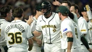 運命の一戦、開始同時に豪州代表が示していた“感謝”「これほど大切に思ってくれていることを目にでき…」日本のファンは感動【WBC】