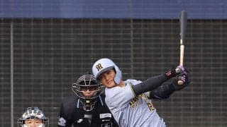 【阪神】育成の西純矢が１軍合流　昨オフ投手から野手に転向　試合前練習で球場入り