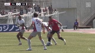 「アメフト過ぎる」重戦車ルカオ、相手2人を背負い躱し3人目も吹っ飛ばす“猛突ドリブル”にスタジアム騒然「何人ならボール取れるんよ」