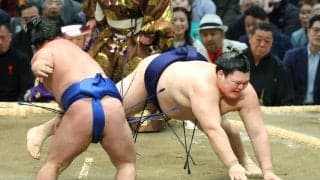 初の横綱挑戦の２１歳が“藤ノ川”５６年ぶり金星　『今牛若丸』と称された４代目以来　「ずっと取りたかった」