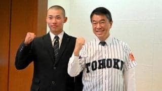 選抜出場の東北、宮城県庁を表敬訪問　知事にユニホームをプレゼント