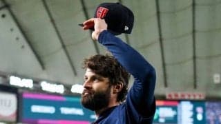 「サトリアの銅像を建てよう」米実況も拍手した魂の67球　「その雄姿は大会の歴史とチェコの伝説の中に永遠に…」【WBC】