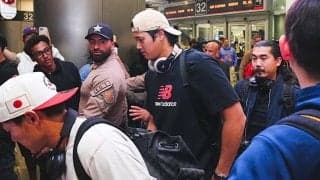 侍ジャパンが決戦の地・マイアミへ到着　大谷は黒T、選手バスを白バイ5台が警備…未明の厳戒態勢
