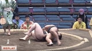 前相撲で館内どよめく「いきなり大技」 発生割合0.01％の決まり手に酷似で「居反り出るのすごい」「こんなところでレアな技」反響相次ぐ