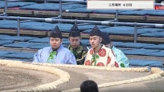 「行司が一番強そう」力士に“負けず劣らず”…前相撲で捉えた22歳行司のただならぬ体格に熱視線