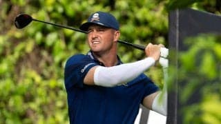 今季初勝利へデシャンボーが単独首位 連勝かかるラーム2位／LIV