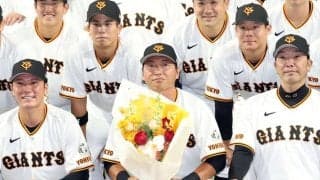 【巨人】阿部監督「こうやってなんもしてない人が…やっぱ天才ですよね」引退試合の長野久義氏に