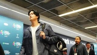 【WBC】日の丸に必勝横断幕…侍ジャパンを現地応援するファンも続々とローンデポパーク入り