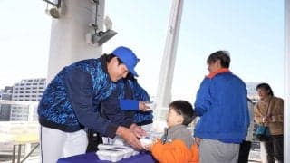 【DeNA】社会貢献活動の一環で感覚過敏の子どもを個室観覧席に招待　青星寮カレーお渡し会も