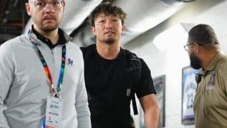 負傷交代の鈴木誠也、目を赤くし「申し訳ない気持ち」　今後検査へ…足を引きずり帰路