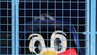 【ヤクルト】つば九郎現れる！サプライズに神宮ファン大歓声　出陣式で後ろ姿と顔がビジョンに…