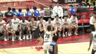 「スラダンみたいだ」残り23秒、漫画のような逆転ステップバック3！2年生エースが初昇格導く衝撃ショット「鳥肌立つやん」