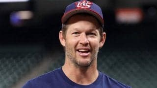 カーショー、準決勝もチームに“残留”　メンバー外も…試合前に息子とキャッチボール