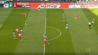 ウソでしょ…！？ 佐野海舟、目を疑う“まさかの展開”「そこ出すんかい！」予想外の“高精度ピンポイントクロス”にスタジアム騒然「もう神やん」「上手すぎやろ」