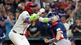 「明らかに低い」「最悪の三振コール」疑惑の判定を米メディアもバッサリ…「誤った判定で試合が決まることは誰も望まない」【WBC】