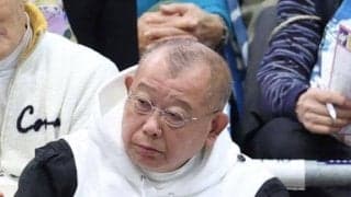 大相撲　ＴＶ中継映りまくり笑福亭鶴瓶→後ろ席にも有名芸人　騒然「わあお久しぶり」「凄い２ショット！」「中継にめちゃ映ってた」「そんな事あるの！？」