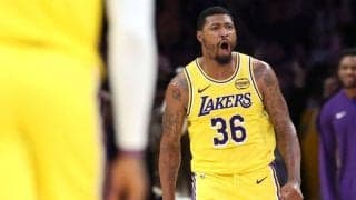 右手の大ケガと移籍の苦難を乗り越え復活…守備と闘争心でレイカーズを支えるスマート