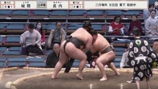 「まわしあぶな」大相撲、2分30秒超の大熱戦で土俵に「なんか落ちた」「やばい！」あわやの一幕にネット騒然