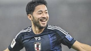 菅原由勢が“ヒゲ剃りエピソード”を告白！｢パパのヒゲ嫌い｣インタビュー映像に反響！ 流暢な英語トークに｢めちゃカッコ良い｣｢英語うますぎだろ｣