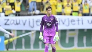 ｢え、AIじゃない？｣身長195cm元日本代表GKの迫力満点ドリブル！かと思われたが……。“懐かしの写真”に反響！｢キーパーですよね？｣｢実際にあったシーンなんかい｣