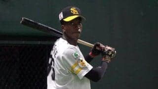 根尾粉砕の衝撃弾…鷹に「逸材が出てきた」　ドラ1の“171キロ”に騒然「エグい打球で吹いた」