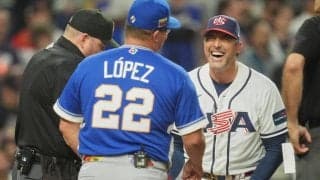 【WBC】決勝のド派手な登場シーンに球場わく　始球式は合計1141本塁打のレジェンドコンビ