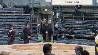 大相撲、ファンの 応援スタイルに驚嘆