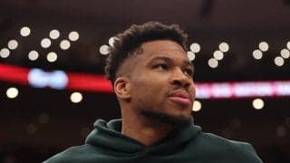 イースト11位のバックスに大打撃…ヤニス・アデトクンボが左ヒザ負傷で最低1週間の離脱