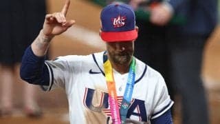 「品格のあるジェスチャー」悔しさをかみ殺して敵ナインを祝福　米主砲ハーパーの“決勝後の行動”に絶賛の嵐「敗者として理想的な振る舞いだ」【WBC】