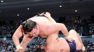 霧島の師匠、元横綱鶴竜の音羽山親方「自分で取っている方が楽。先代の言葉が身に染みる」